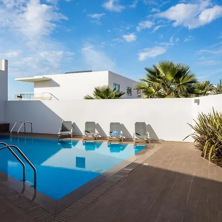 Ferrel Town House Sleeps 6 With Pool And Air Con Феррел