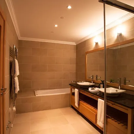 Ferrel Town House Sleeps 6 With Pool And Air Con * Феррел