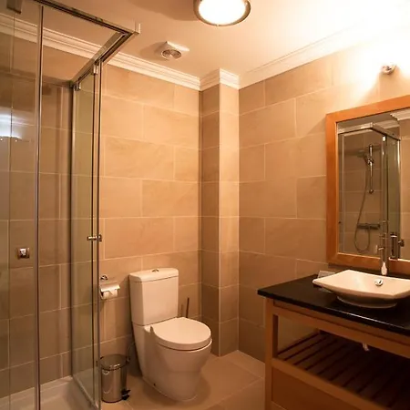 Ferrel Town House Sleeps 6 With Pool And Air Con * Феррел