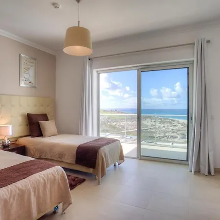 Ferrel Town House Sleeps 6 With Pool And Air Con Дом отдыха
